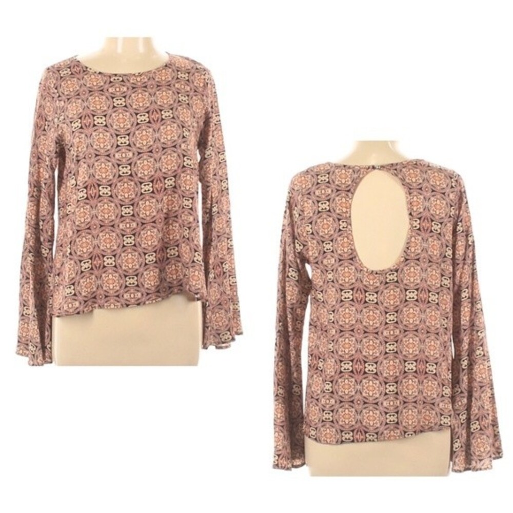 One Clothing long flare sleeve open back boho pattern top size small